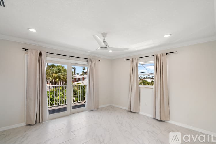 St. Pete Beach Apartment: 1907 Gulf Way