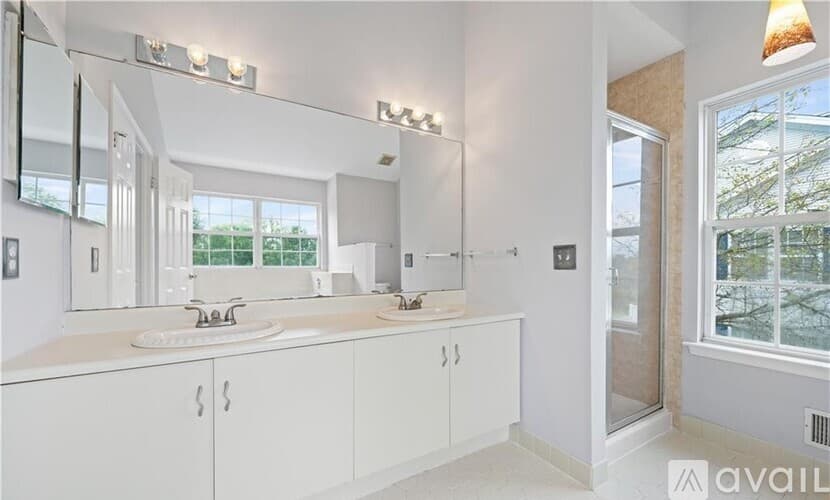 Franklin Township Townhome: 32 Cabot Way