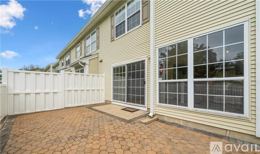 Franklin Township Townhome: 32 Cabot Way