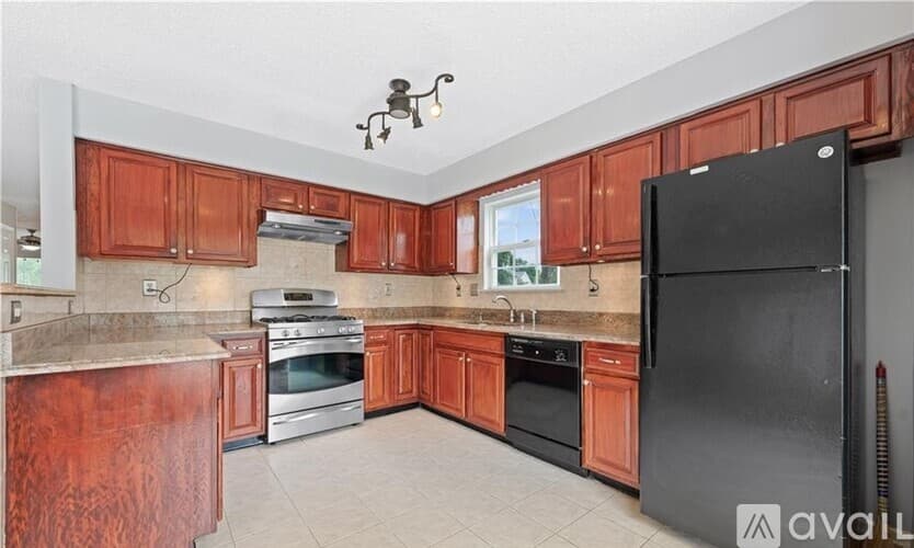 Franklin Township Townhome: 32 Cabot Way