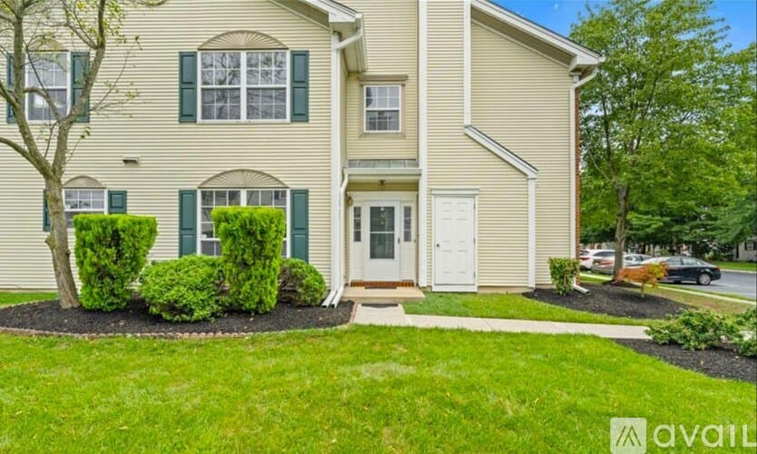 Franklin Township Townhome: 32 Cabot Way