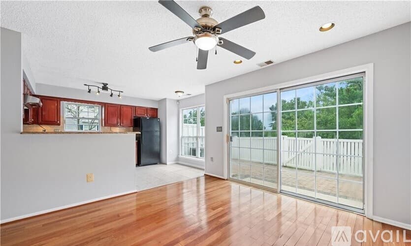 Franklin Township Townhome: 32 Cabot Way