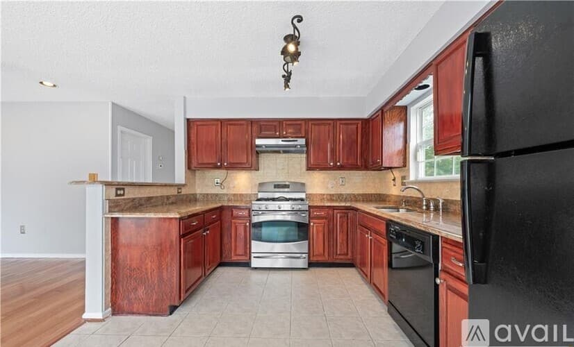 Franklin Township Townhome: 32 Cabot Way