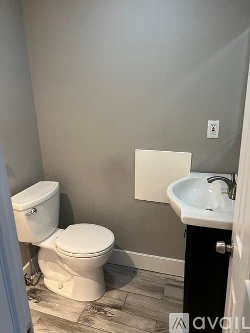 Philadelphia Apartment: 119 West Susquehanna Avenue