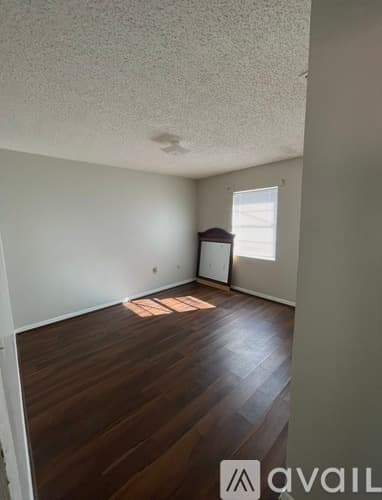 Lakeland House: 629 Montana Ave