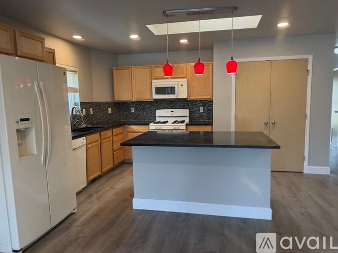 Pacific House: 131 Elise Court