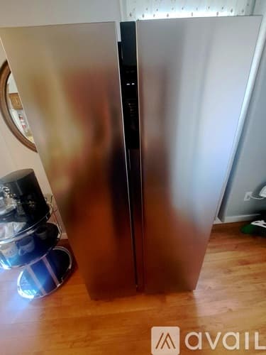 Moline Apartment: 2407 6th Ave