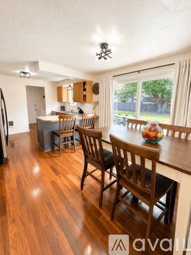 Eagle House: 394 South Harlan Place