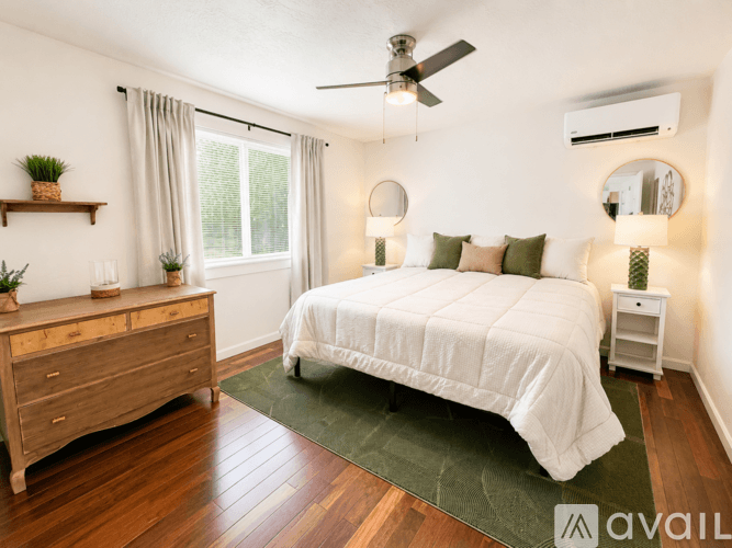 Eagle House: 394 South Harlan Place