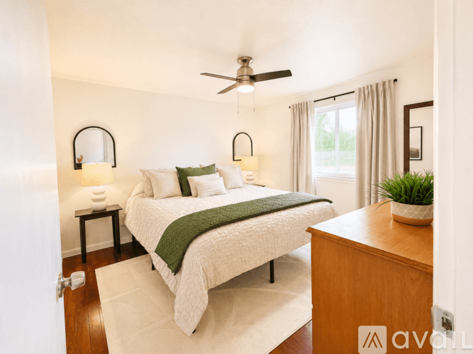 Eagle House: 394 South Harlan Place