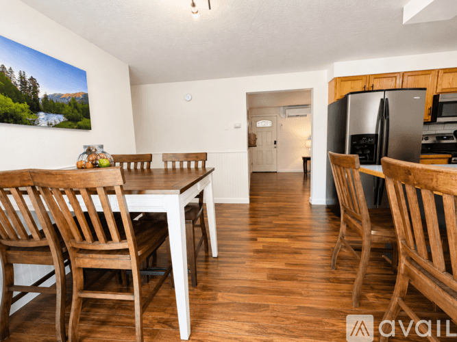 Eagle House: 394 South Harlan Place