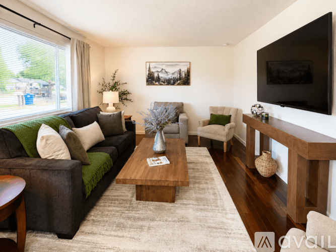 Eagle House: 394 South Harlan Place