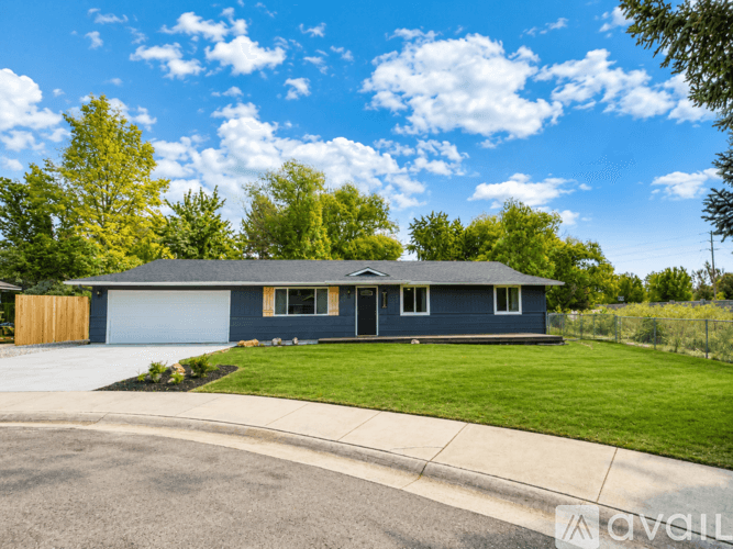 Eagle House: 394 South Harlan Place