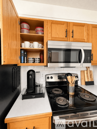 Eagle House: 394 South Harlan Place