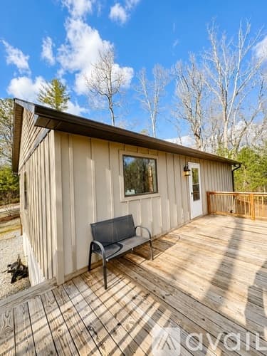 Marion House: 120 Barefoot Ridge Dr