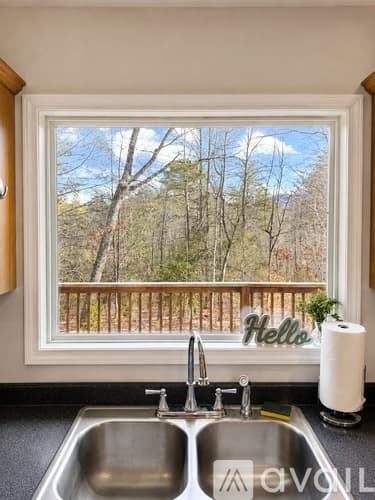 Marion House: 120 Barefoot Ridge Dr