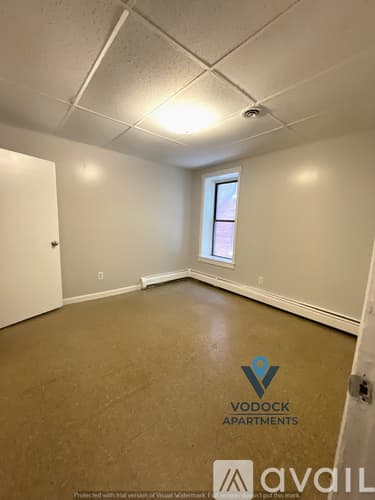 Holyoke Apartment: 5 Adams St