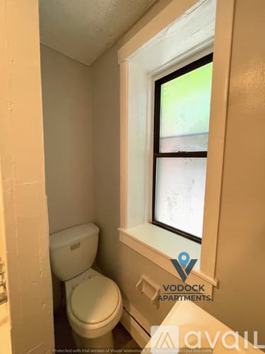 Holyoke Apartment: 5 Adams St