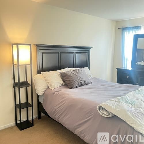 Lakemoor House: 659 Arbor Cir