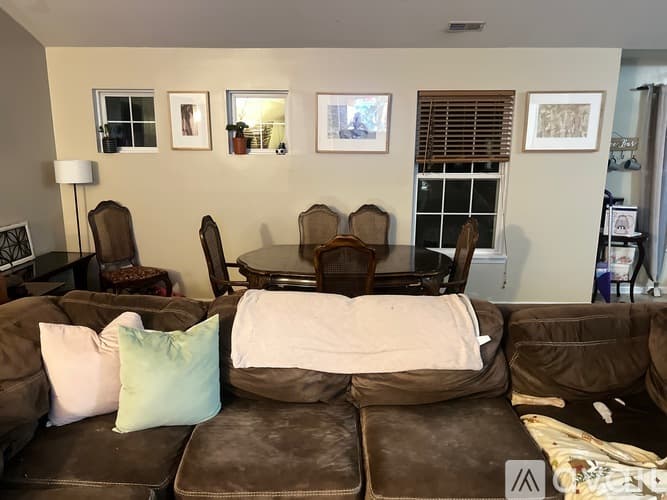 Lakemoor House: 659 Arbor Cir