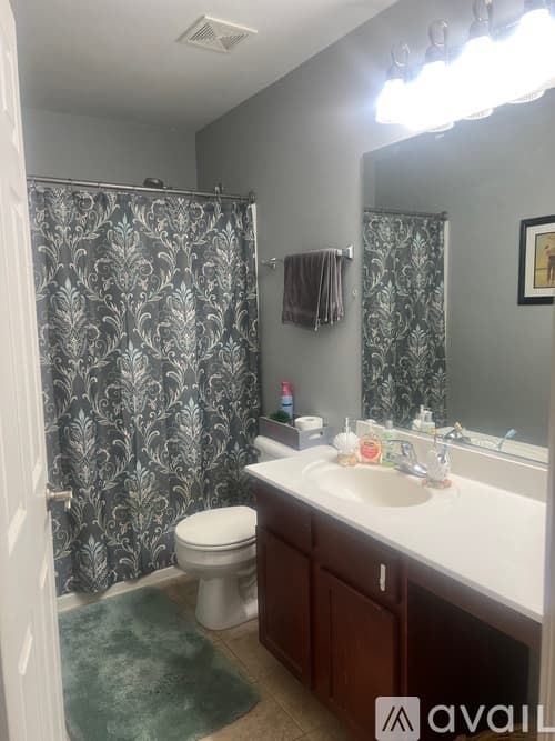Lakemoor House: 659 Arbor Cir
