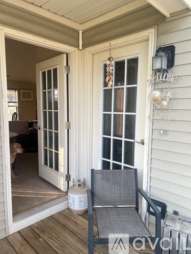 Lakemoor House: 659 Arbor Cir