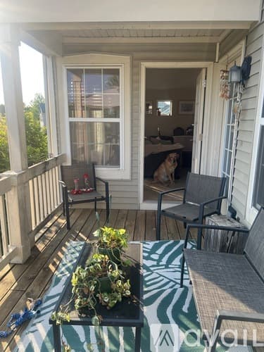 Lakemoor House: 659 Arbor Cir