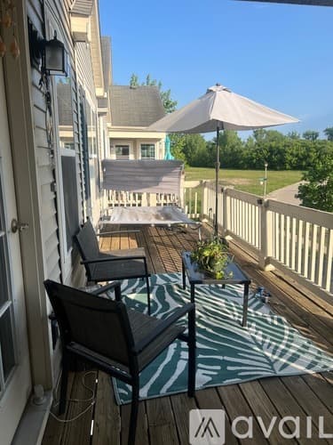 Lakemoor House: 659 Arbor Cir