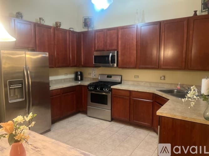 Lakemoor House: 659 Arbor Cir