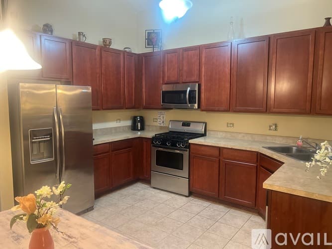 Lakemoor House: 659 Arbor Cir