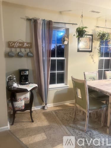 Lakemoor House: 659 Arbor Cir