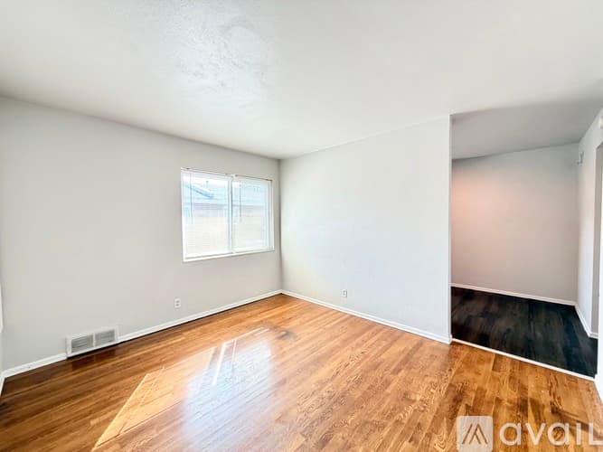 St. Louis Apartment: 2827 Lemay Ferry Rd