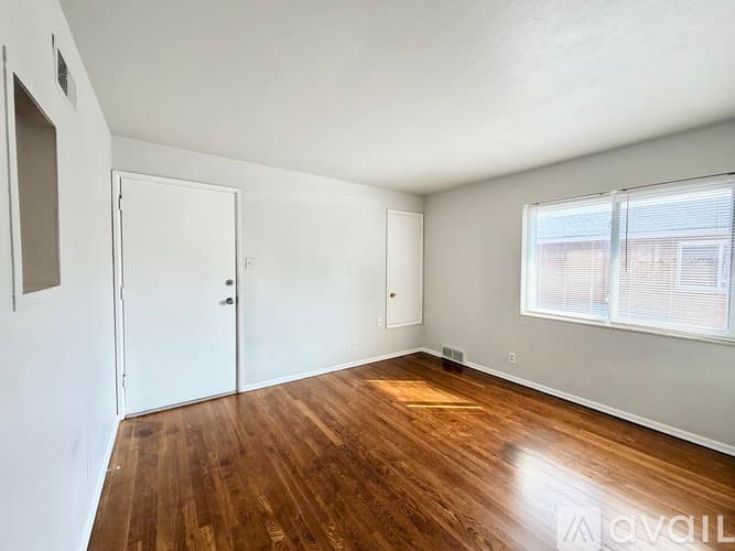 St. Louis Apartment: 2827 Lemay Ferry Rd