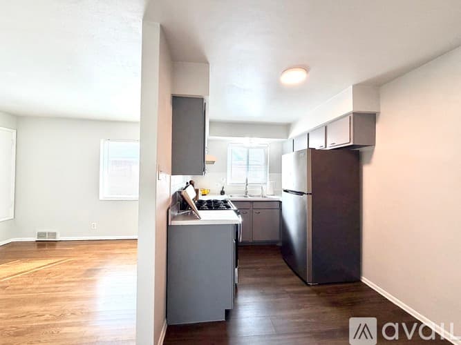 St. Louis Apartment: 2827 Lemay Ferry Rd