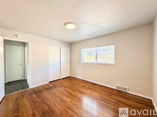 St. Louis Apartment: 2827 Lemay Ferry Rd
