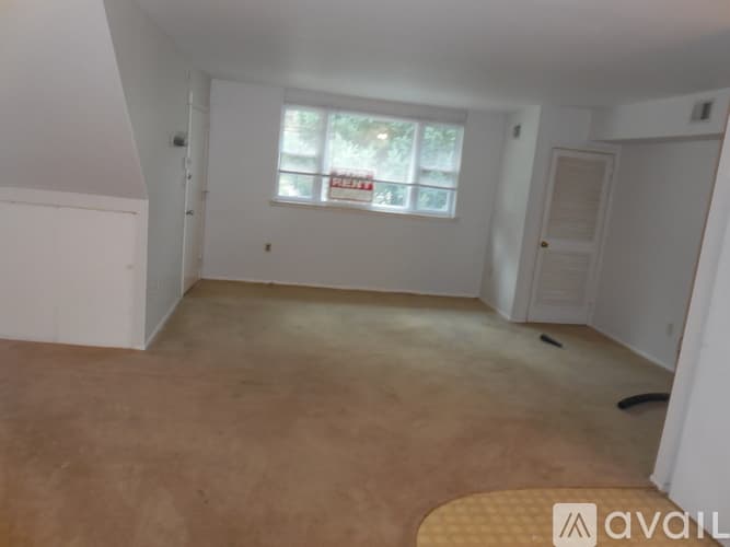 Philadelphia Apartment: 289 Greenough St