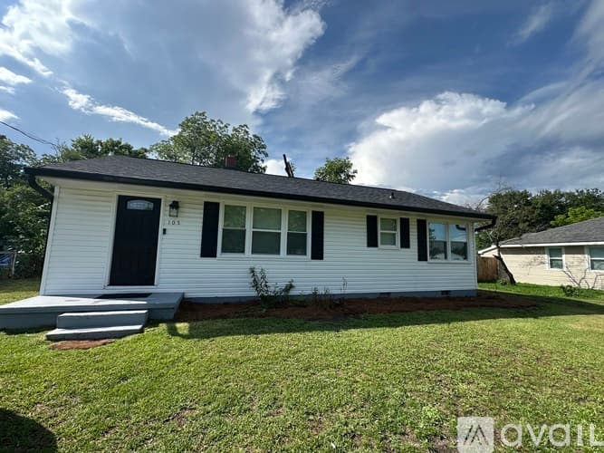 North Augusta House: 105 Bordeaux St