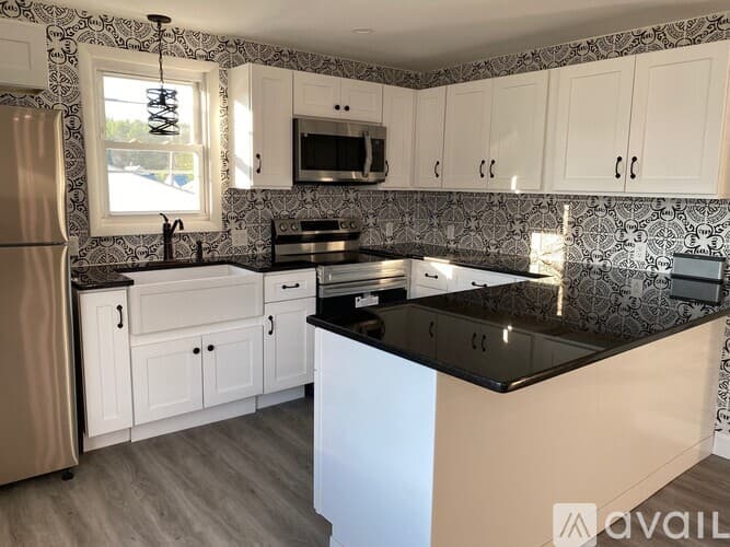 Bristol Apartment: 61 Charles St