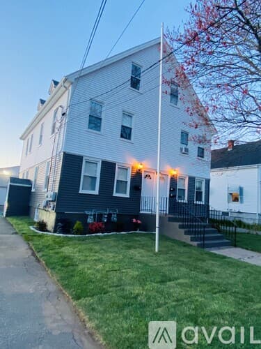 Bristol Apartment: 61 Charles St