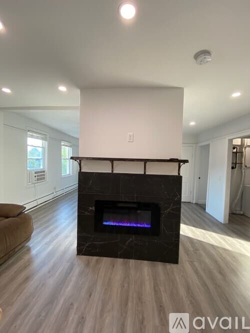 Bristol Apartment: 61 Charles St