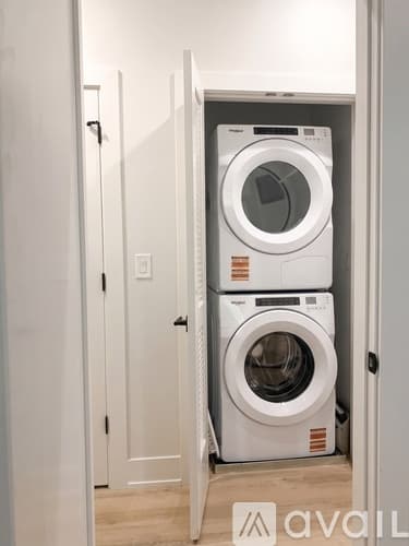 Chicago Apartment: 16 West 44th Street