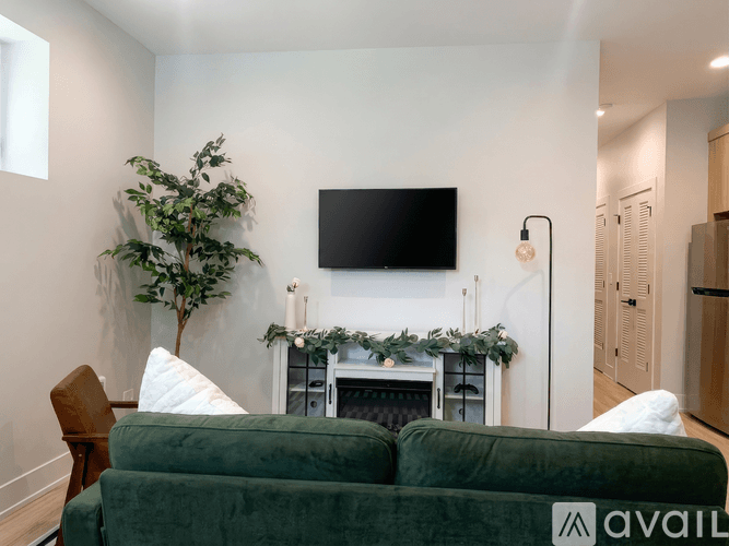 Chicago Apartment: 16 West 44th Street