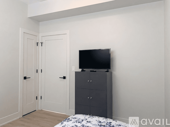 Chicago Apartment: 16 West 44th Street