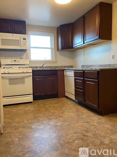 Waltham Apartment: 53 Nathan Rd