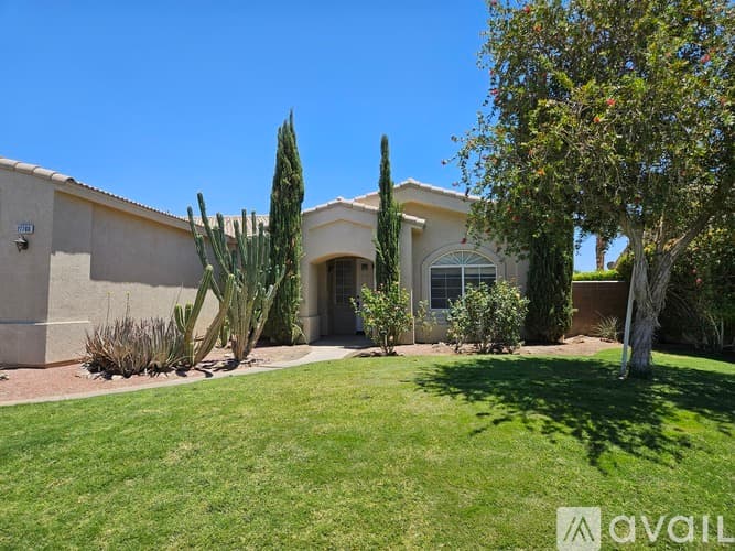 Cathedral City House: 27766 Tangelo St