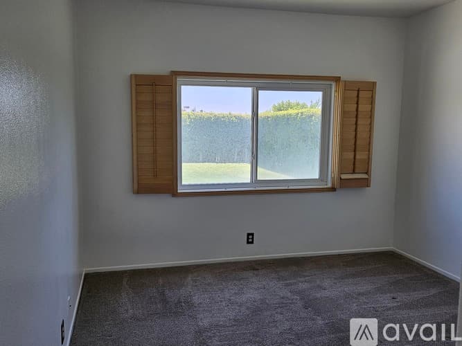 Cathedral City House: 27766 Tangelo St