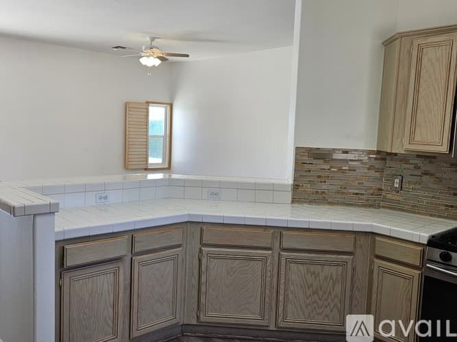 Cathedral City House: 27766 Tangelo St