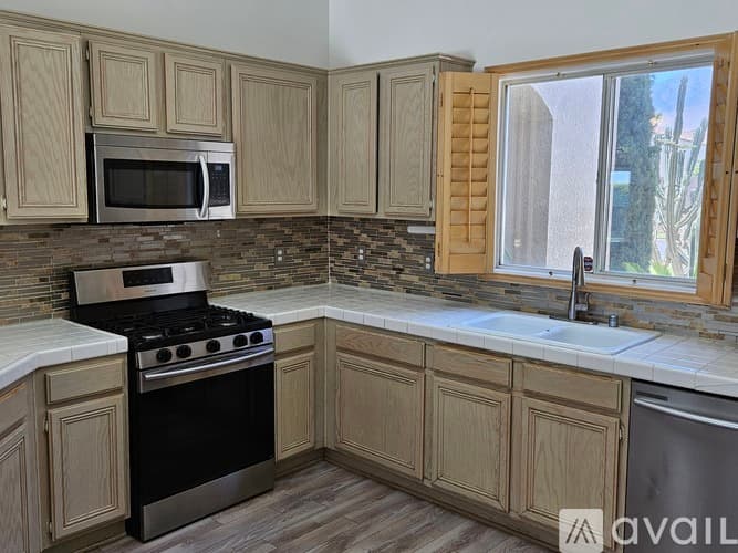 Cathedral City House: 27766 Tangelo St