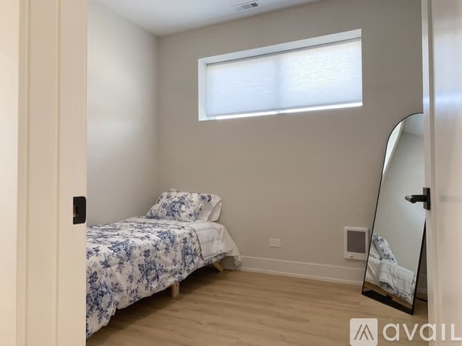 Chicago Apartment: 16 West 44th Street