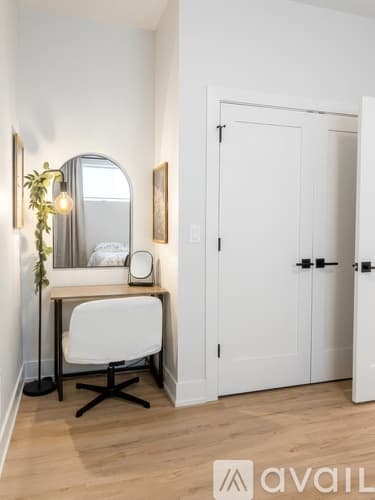 Chicago Apartment: 16 West 44th Street
